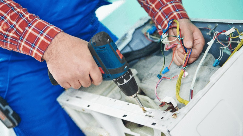 Balçova Daikin Daikin çamaşır makinesi kart tamiri – Su almama arızası orijinal parça ile giderildi. - Teknik servis örneği